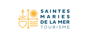 Logo Saintes Maries de la Mer Tourisme: grille avec ancre, soleil, cœur et vagues. Texte bleu.